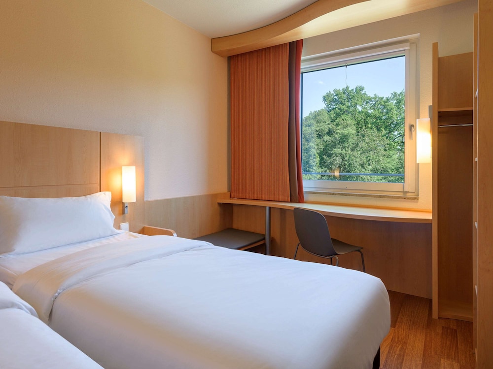 Hotel Ibis Friedrichshafen Airport Messe 28/70