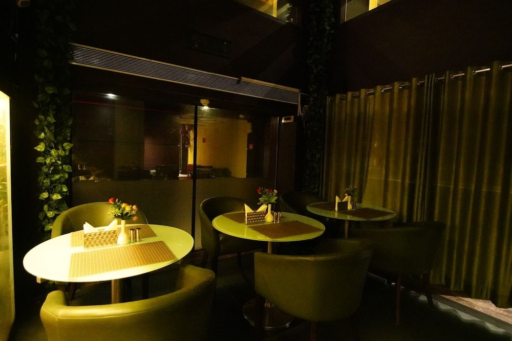 Hotel The Golden Oak 36/36
