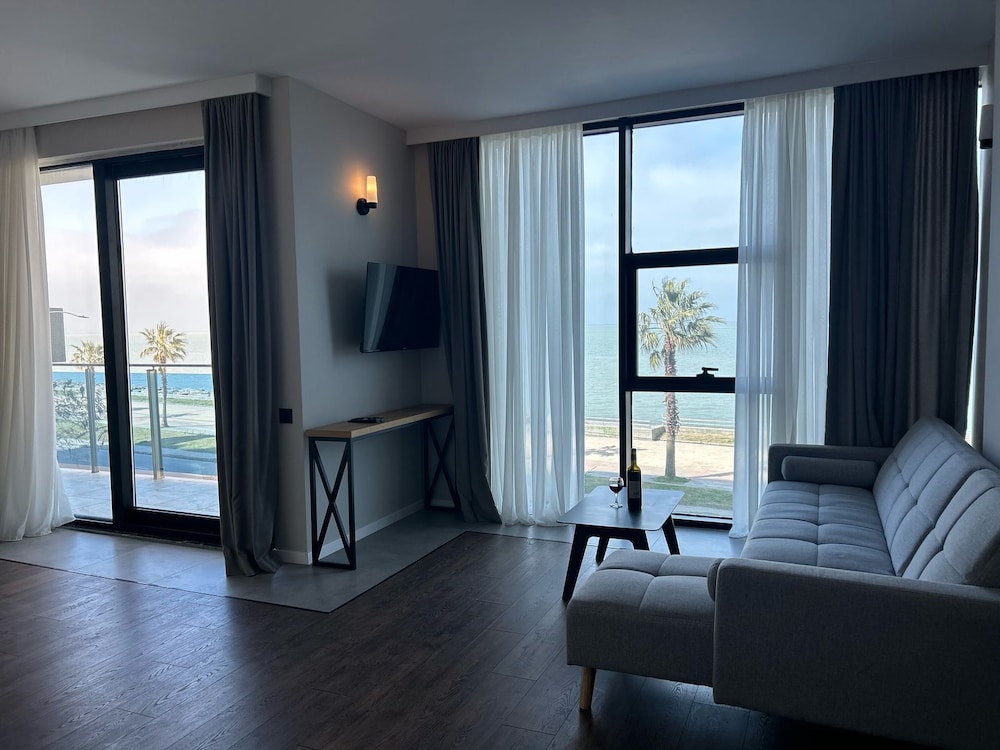 Aqua Batumi Hotel & Apartments 25/46