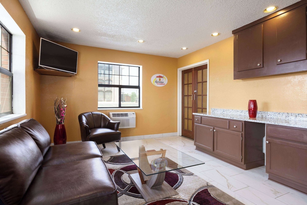 Super 8 by Wyndham Colorado Springs/Afa Area 15/19