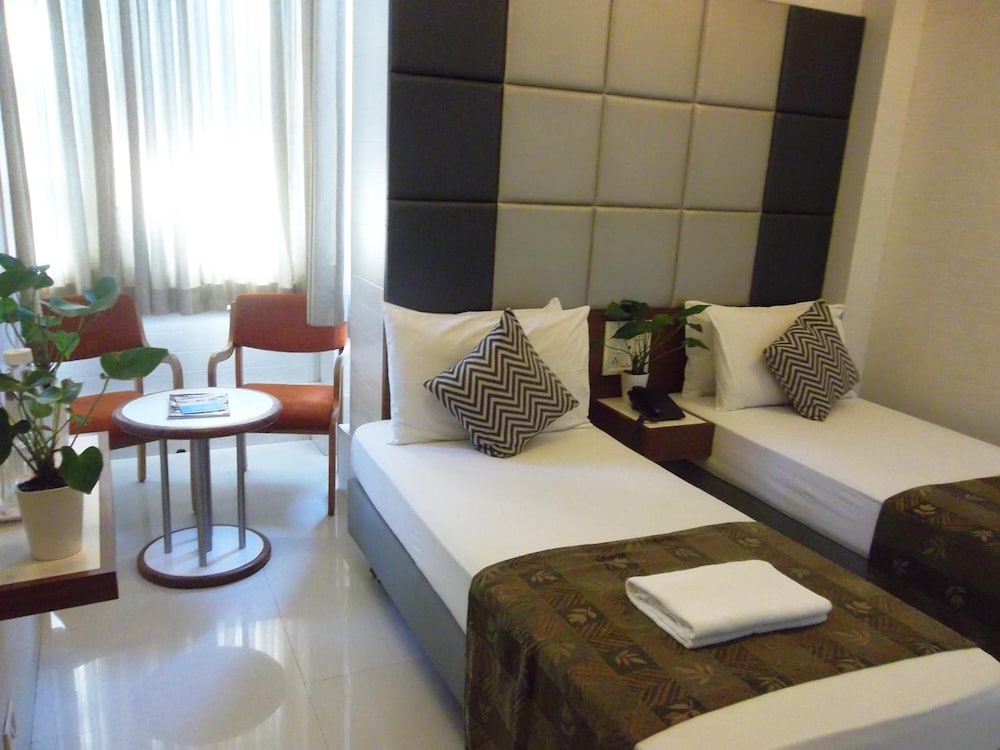 Hotel Elphinstone Annexe 8/53