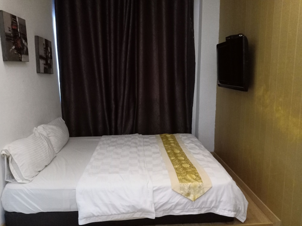 D' Hotel 16/23