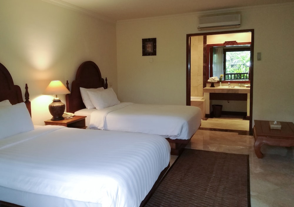 DELUXE, TWIN BEDS