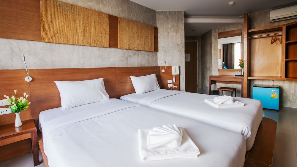 B2 Jomtien Pattaya Boutique Budget Hotel 18/60