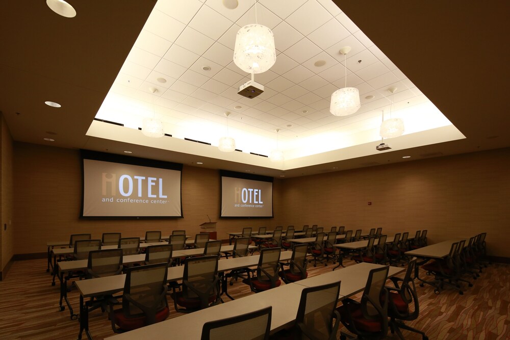 I Hotel And Conference Center 17/37