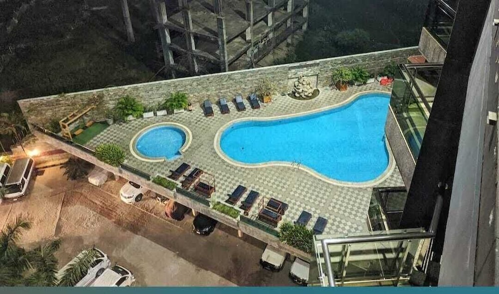 OCEAN PARADISE HOTEL AND RESORT 50/54