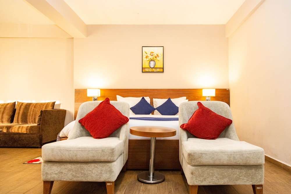 AH Hotel and Conference 33/50