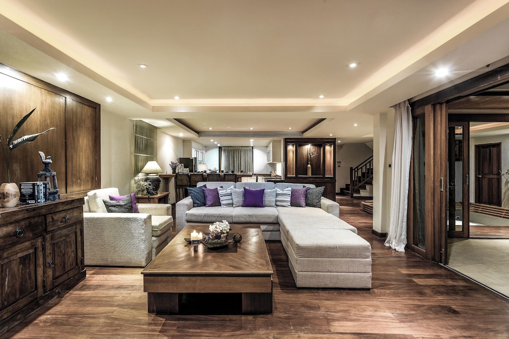 Grand, 5 Bedrooms, Villa, 5 King Beds, Beach Front, Private Pool