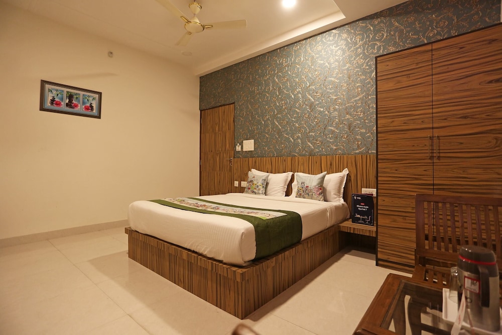 Oyo 9304 Hotel Swastika 12/21