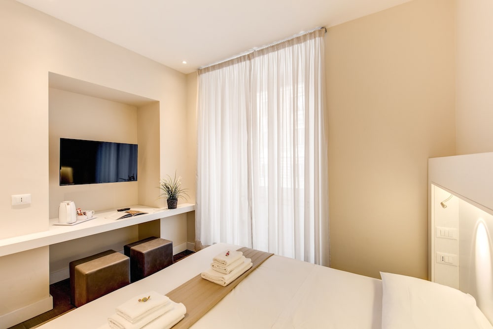 ECCE ROMA SUITES 12/47