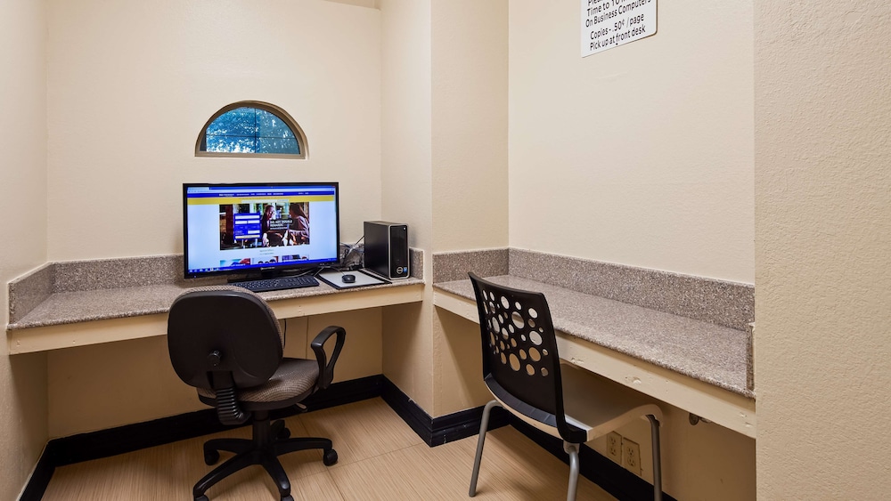 Surestay Plus Hotel By Best Western San Antonio North 281 N 25/28