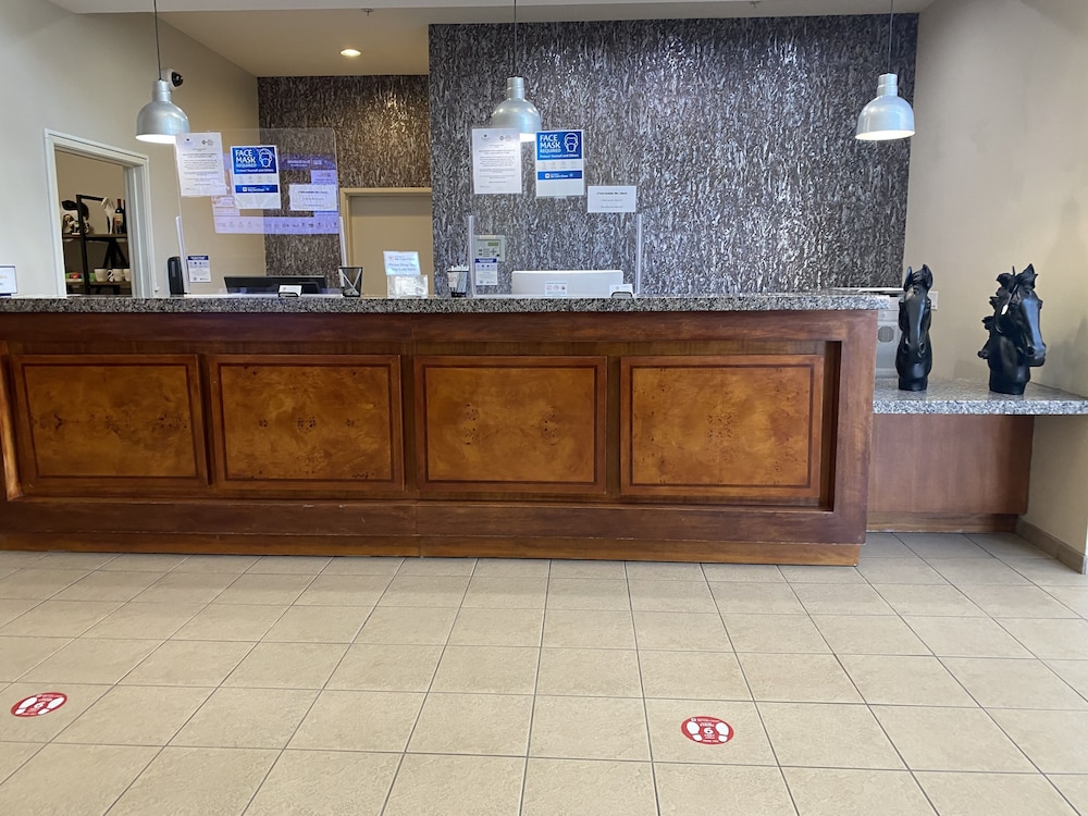 Best Western Plus Peppertree Inn At Omak 2/45