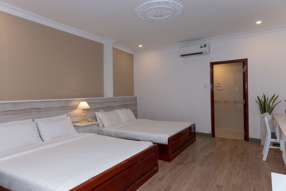 جناح عائلي بسريرين كوين