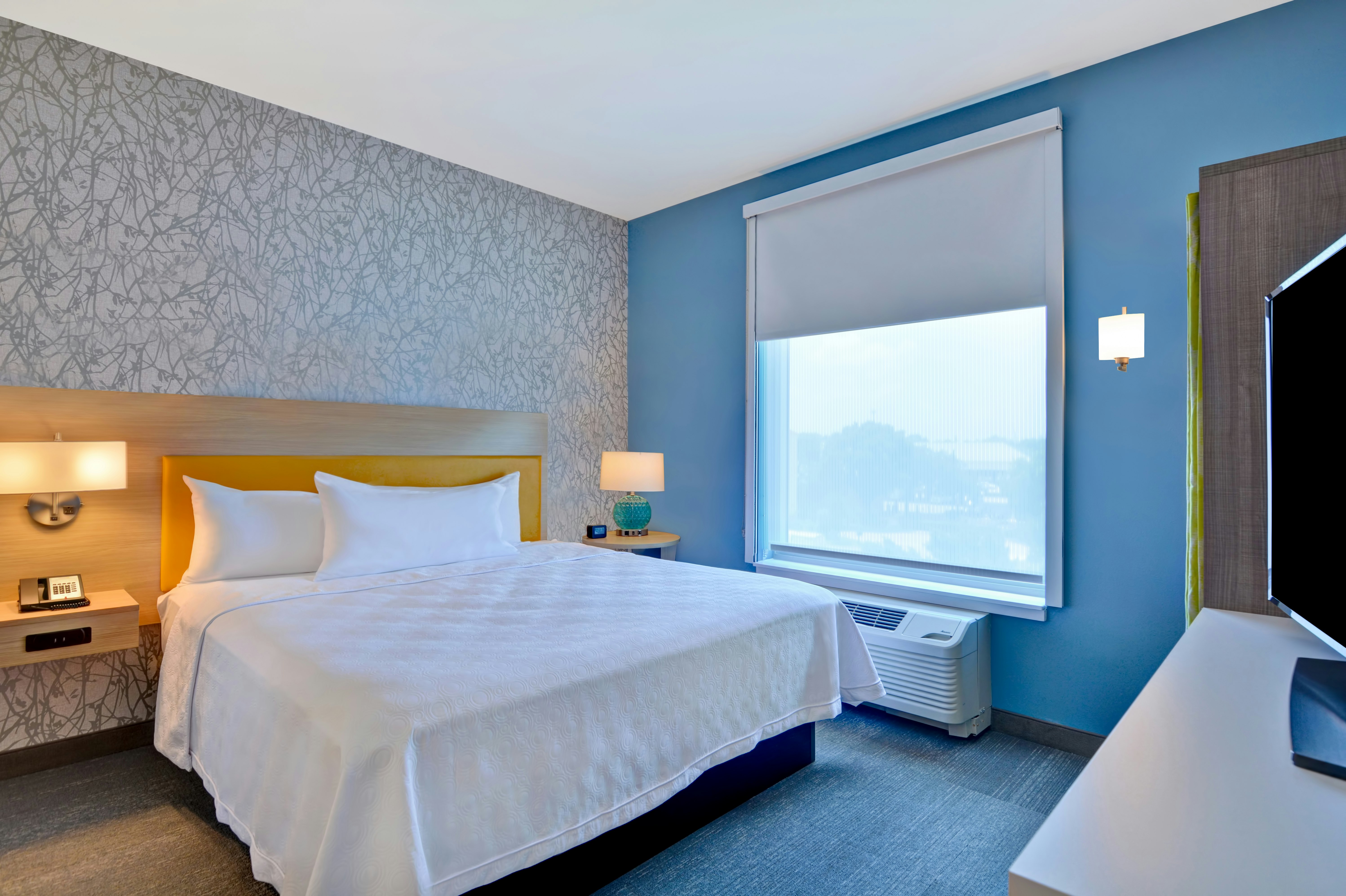 1 BEDROOM, SUITE, KING BED