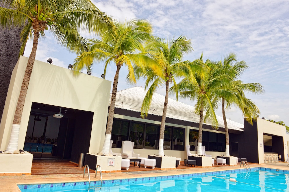Oh! Cancun The Urban Oasis & Beach Club 4/59