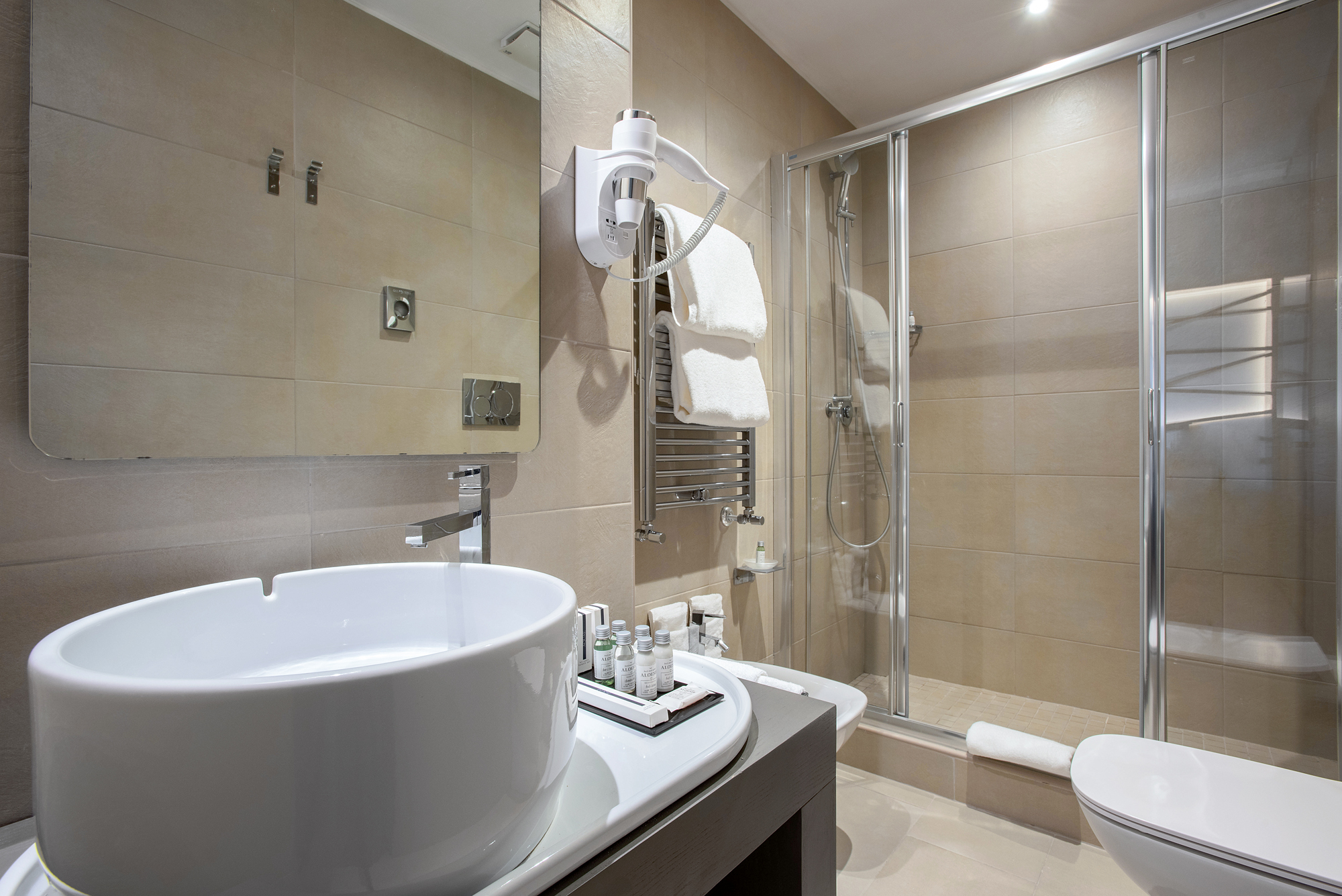 Fortyfive Squared Hotel 23/25