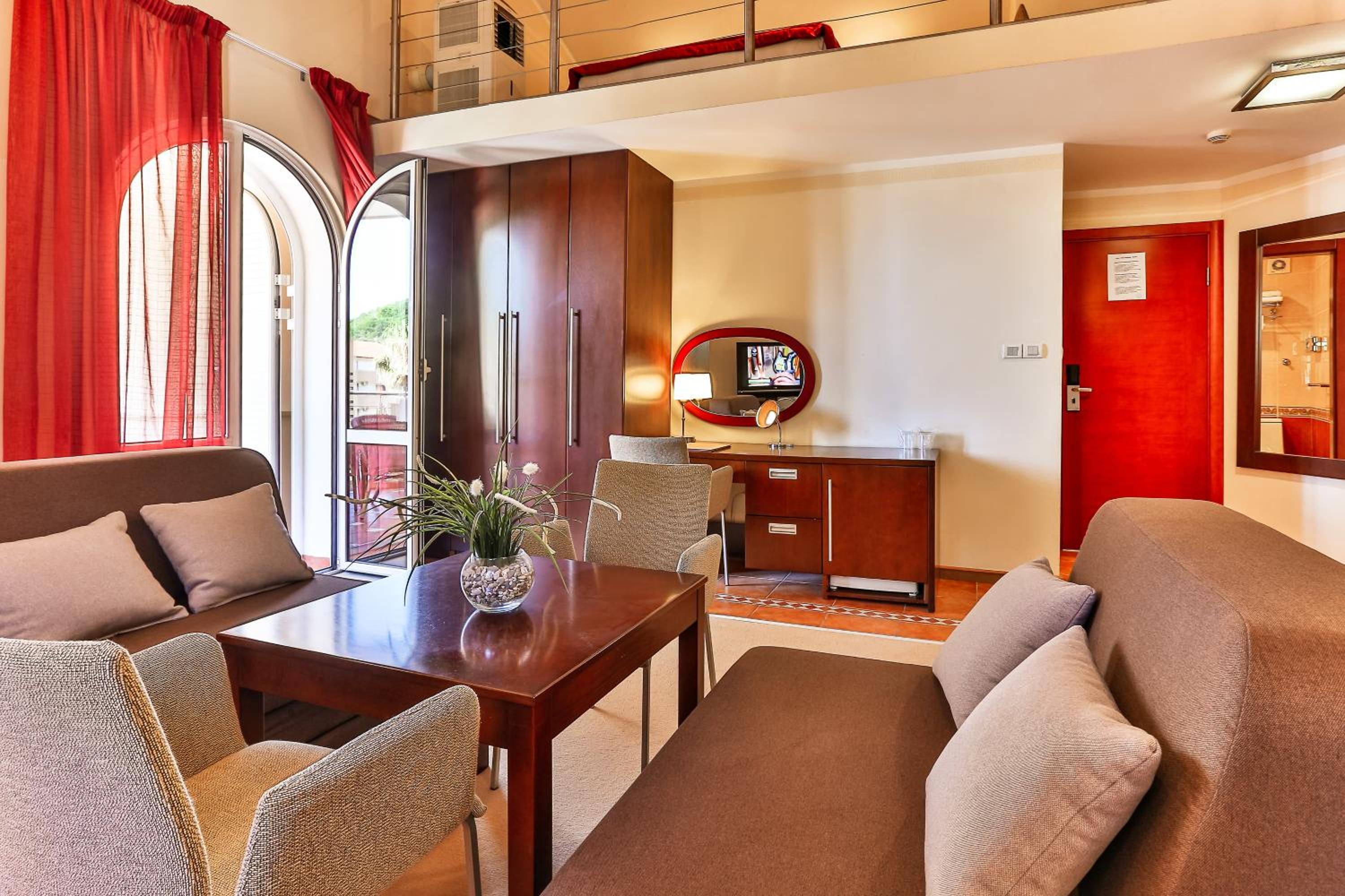 Hotel Max Prestige 28/50