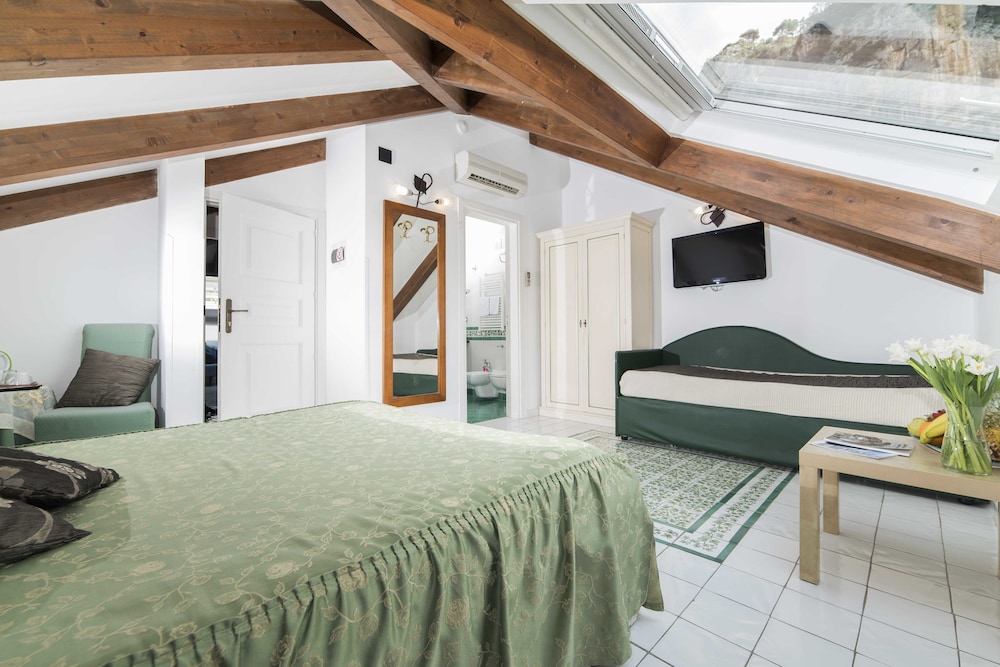 Hotel Villa Annalara 36/77