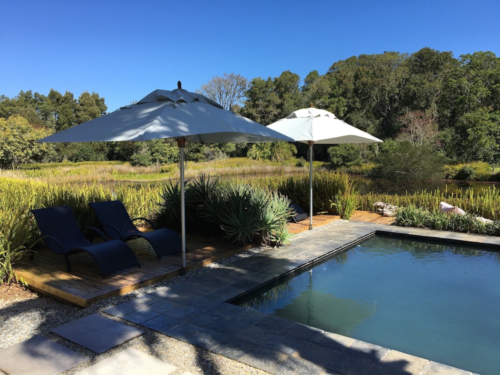 Lily Pond Country Lodge 36/82