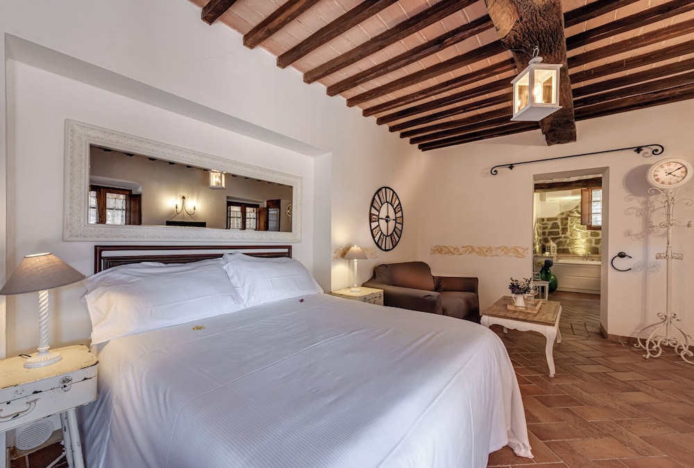 EXECUTIVE, SUITE, HOT TUB