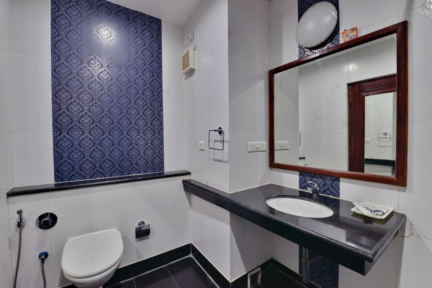 Oyo Premium Nayapalli Irc Village 66/72