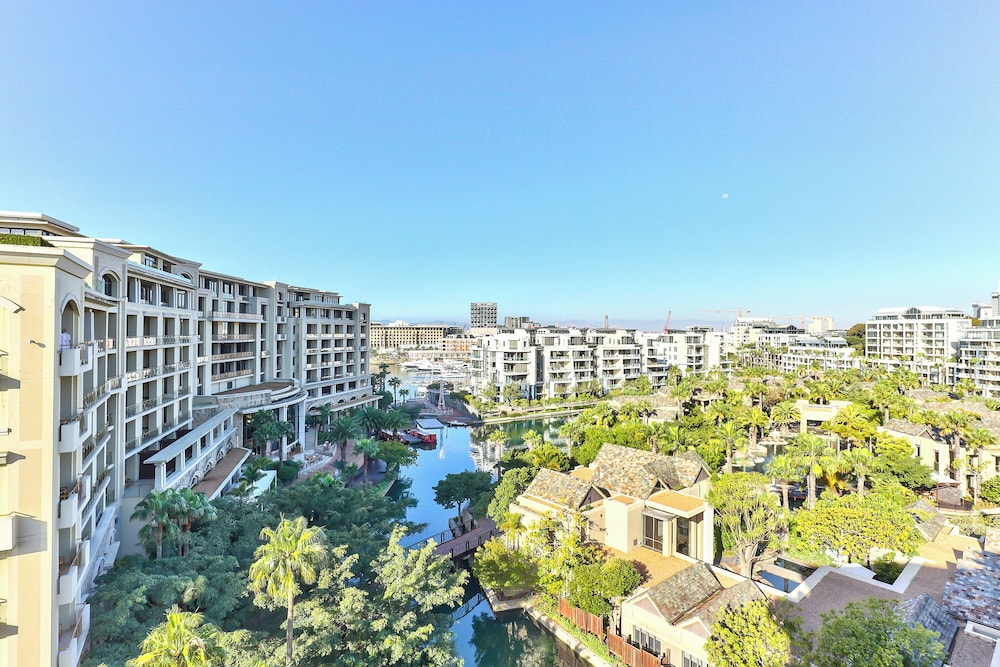 Lawhill Luxury Apartments in CAPE TOWN - WESTERN CAPE