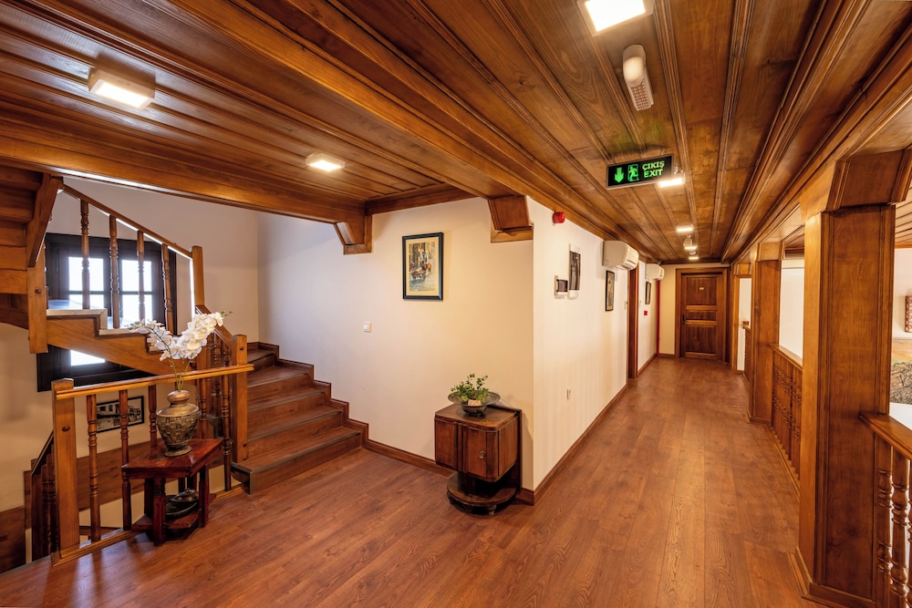 Armistis Hotel 24/50