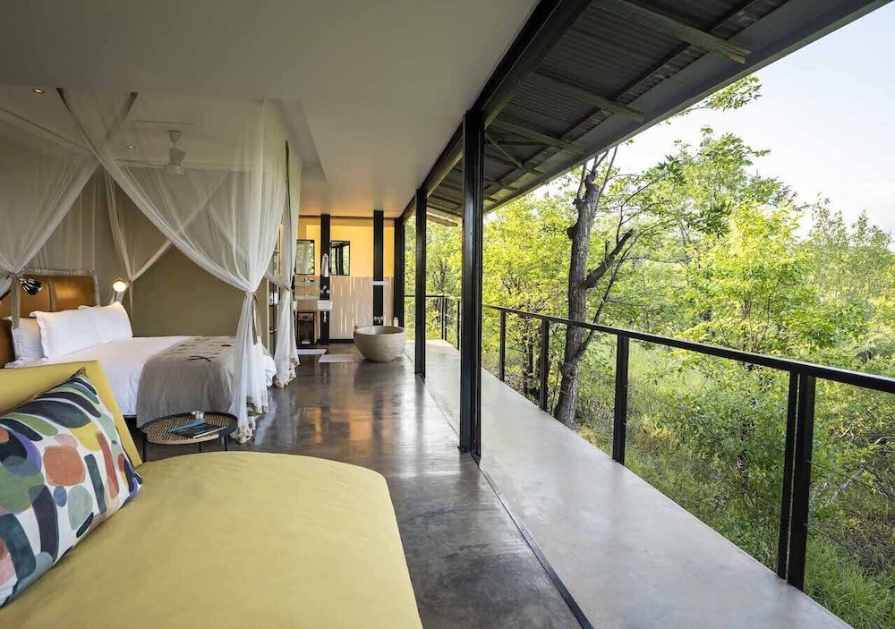 The Outpost Lodge 20/77