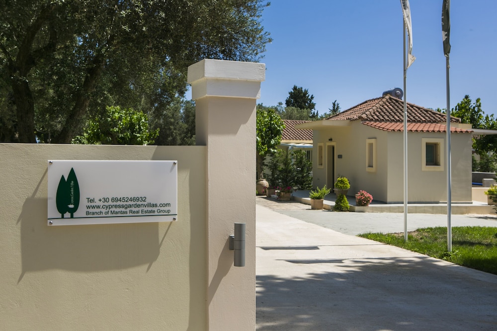 Cypress Garden Villas 41/50