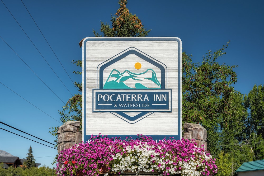 Canmore Pocaterra Inn & Waterslide 12/81
