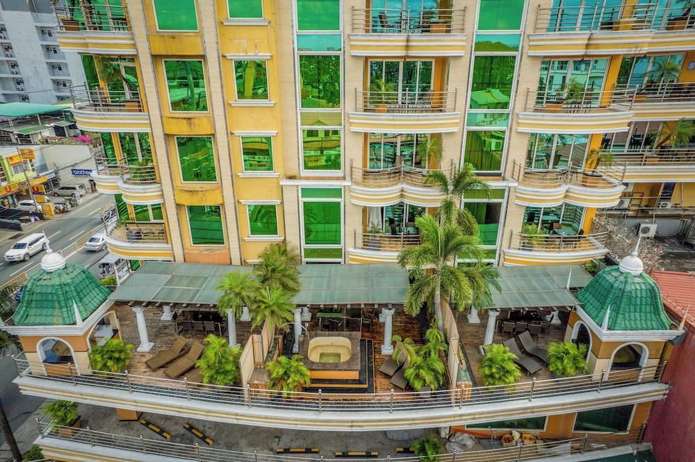 Fields Plaza Suites 3/65