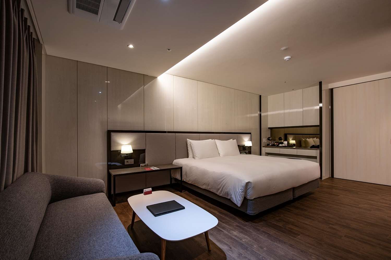 Ramada Suites by Wyndham Geoje 11/48