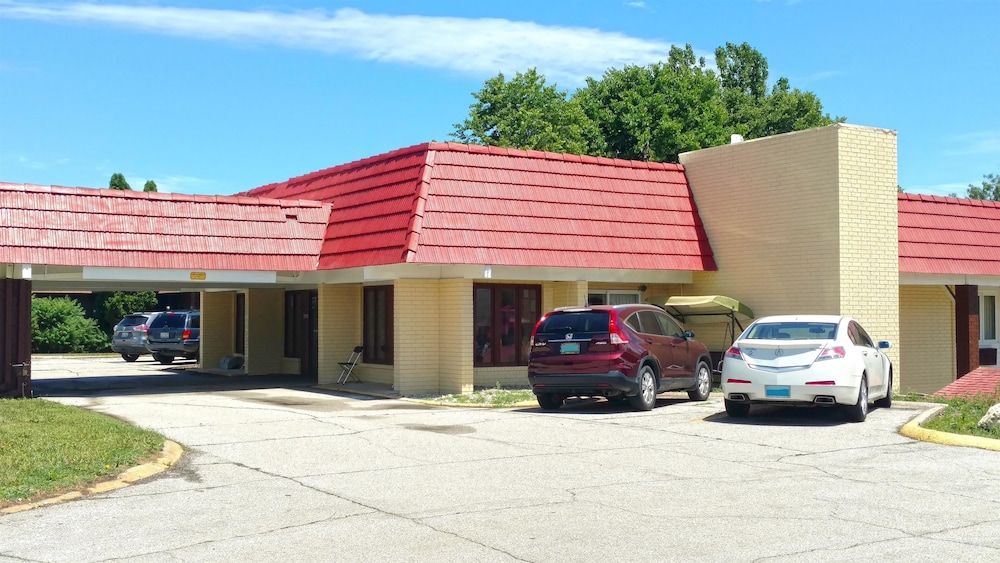 Americas Best Value Inn Webster City 3/53