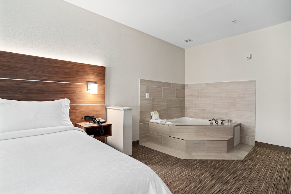 Holiday Inn Express Hotel And Suites Van Buren Ft Smith Area 23/70