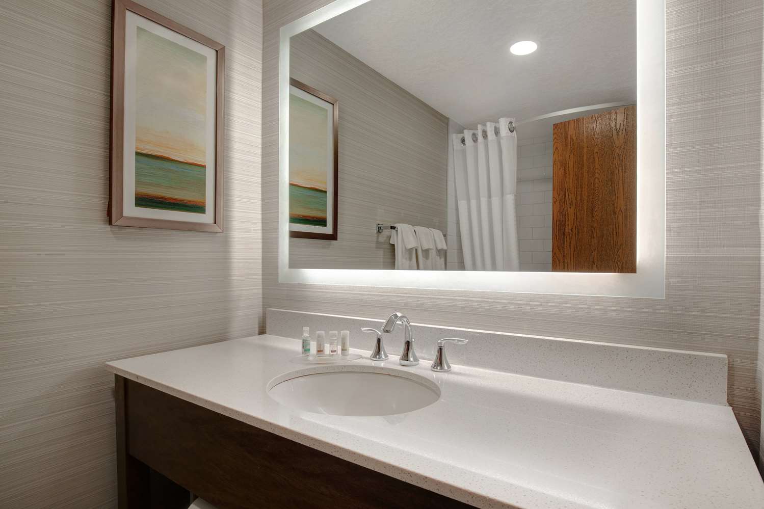 Days Inn & Suites by Wyndham Yorkton 34/38