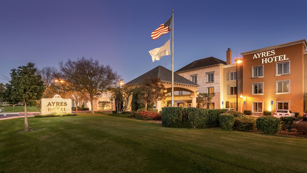 Ayres Hotel Seal Beach 35/36
