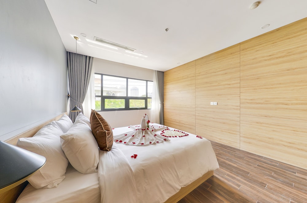 PREMIER, RESIDENCE