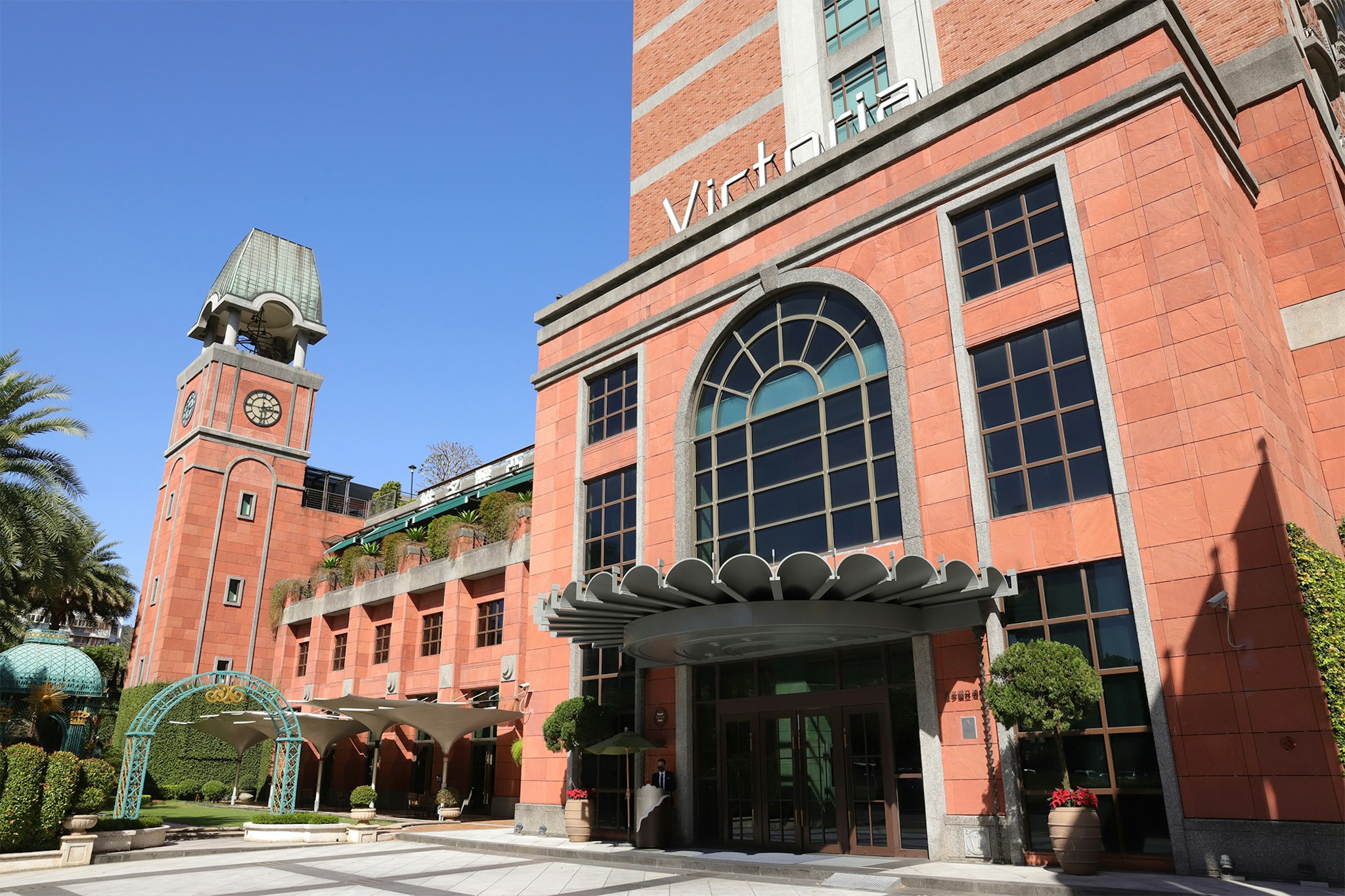 GRAND VICTORIA HOTEL 67/73