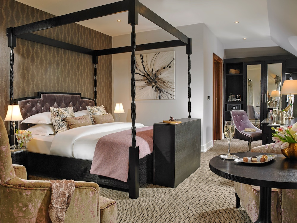 Castleknock Hotel 26/29