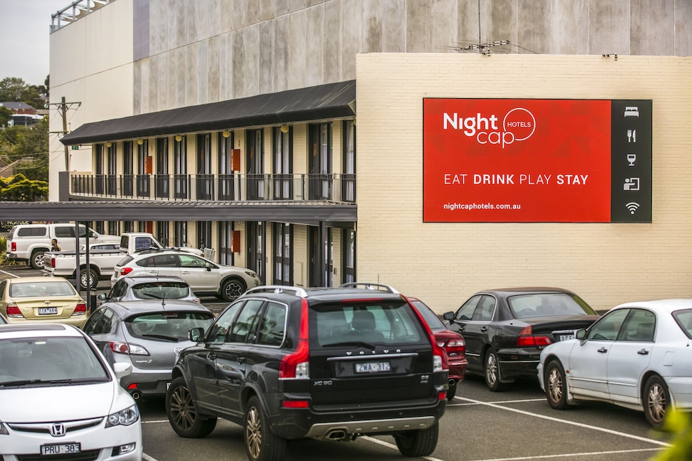 Nightcap at Matthew Flinders Hotel 33/54