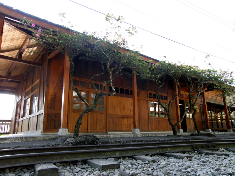 Fenchihu Hotel 10/25