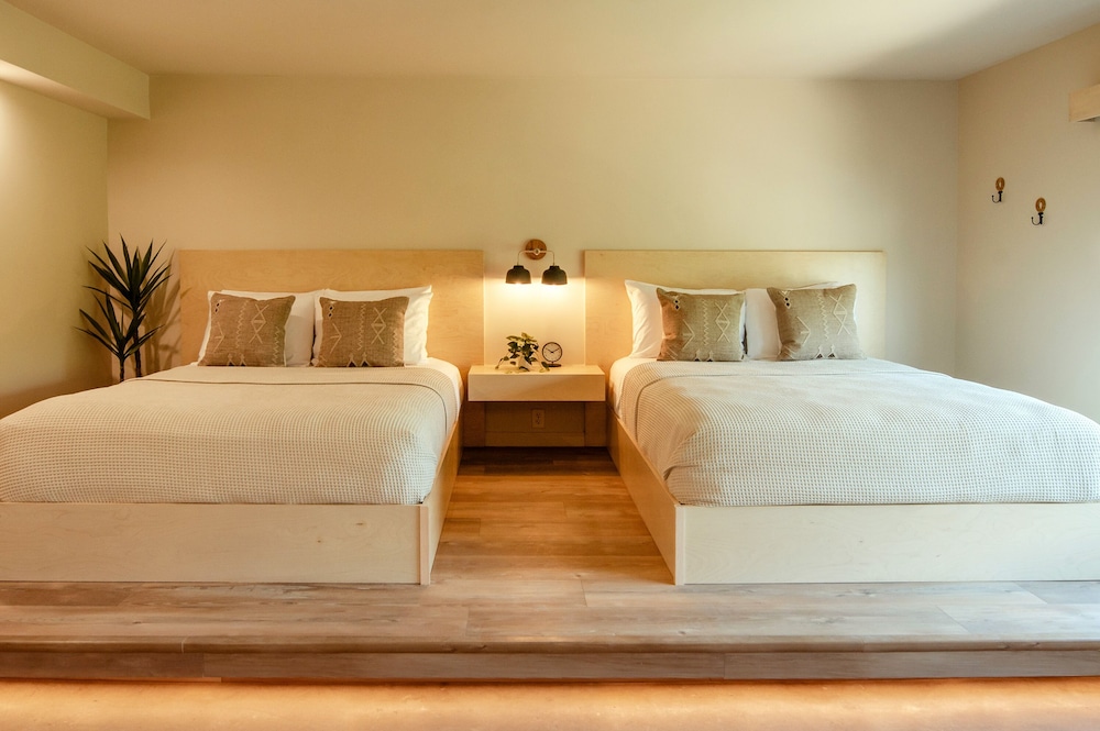 ROOM, RIVERSIDE