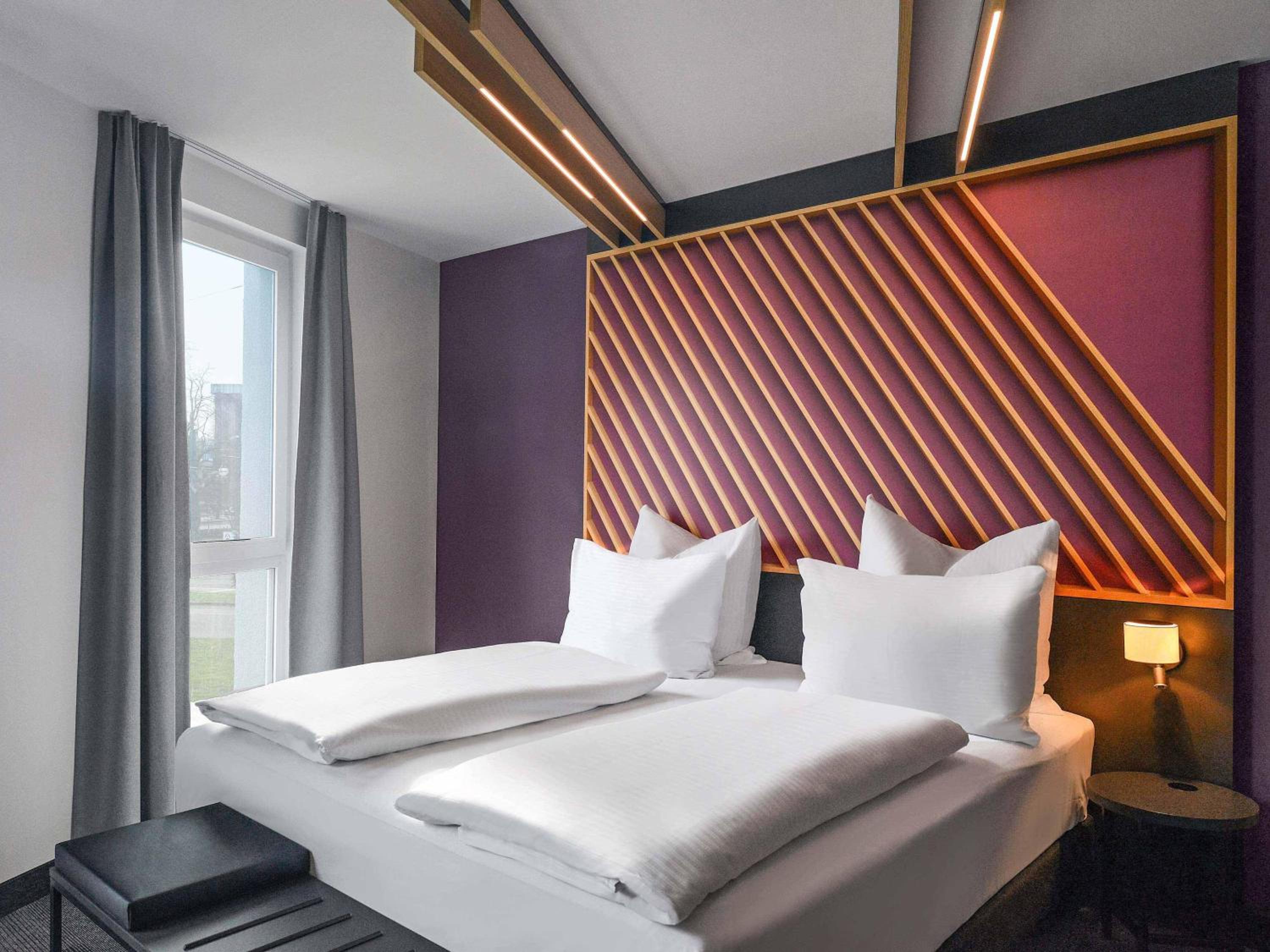 Premium, Queen Bed