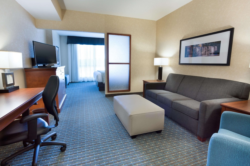 Drury Inn and Suites Burlington 25/44