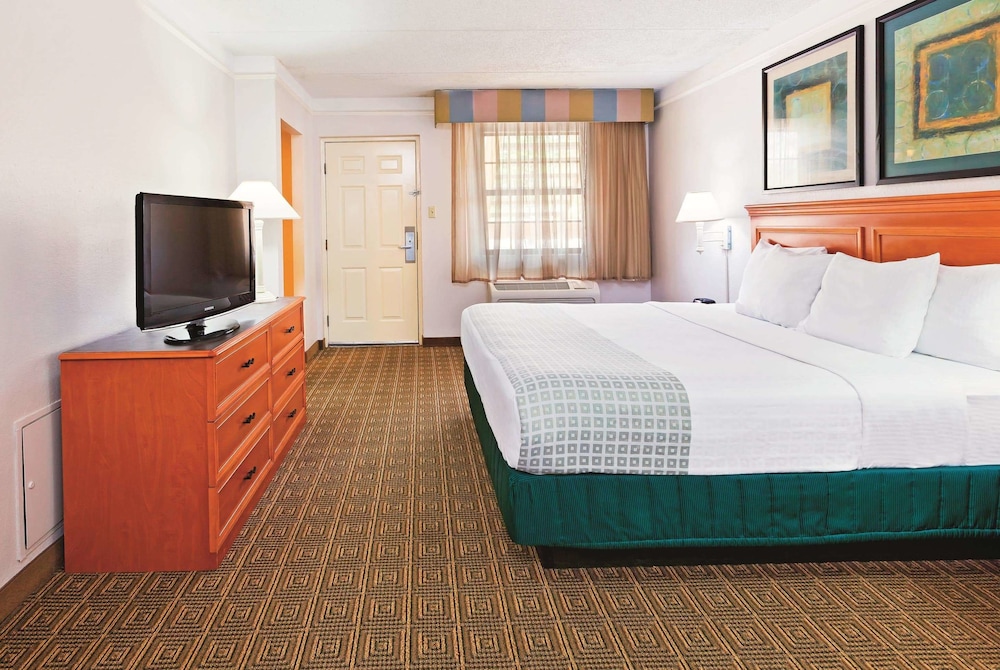 Rodeway Inn College Station, TX 16/37