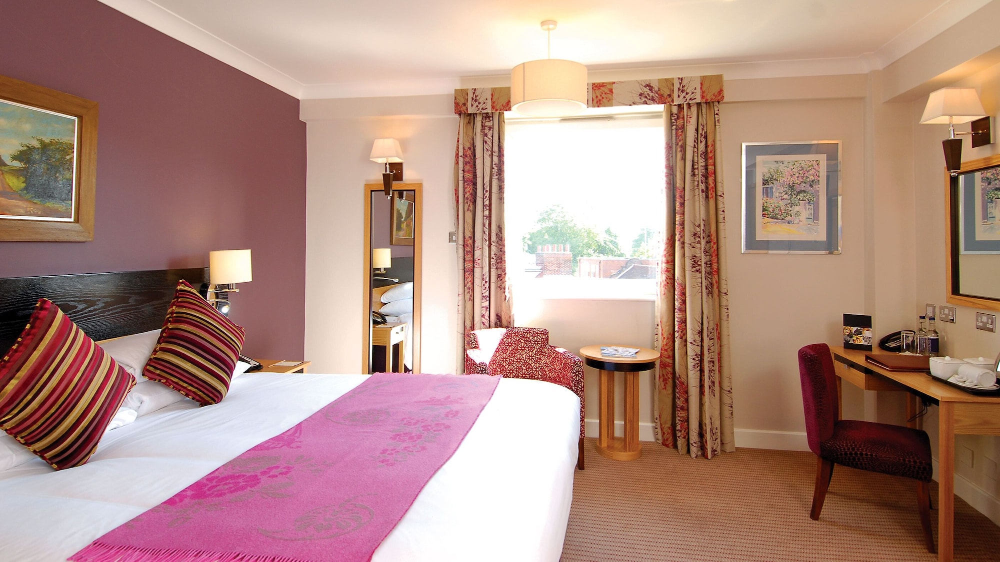 EXECUTIVE, DOUBLE OR TWIN BED