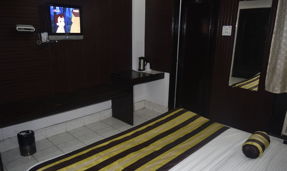 Trishul Hotel 15/27