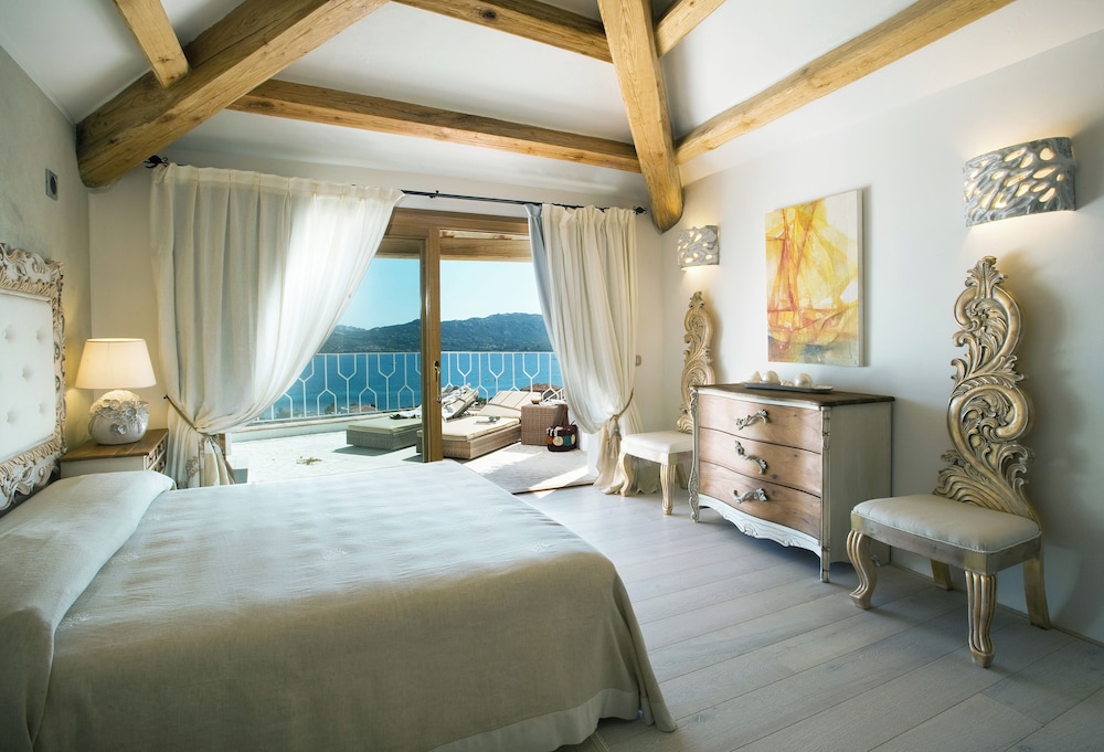 3 Bedrooms, Signature, Pool, Suite, 2 Double Beds