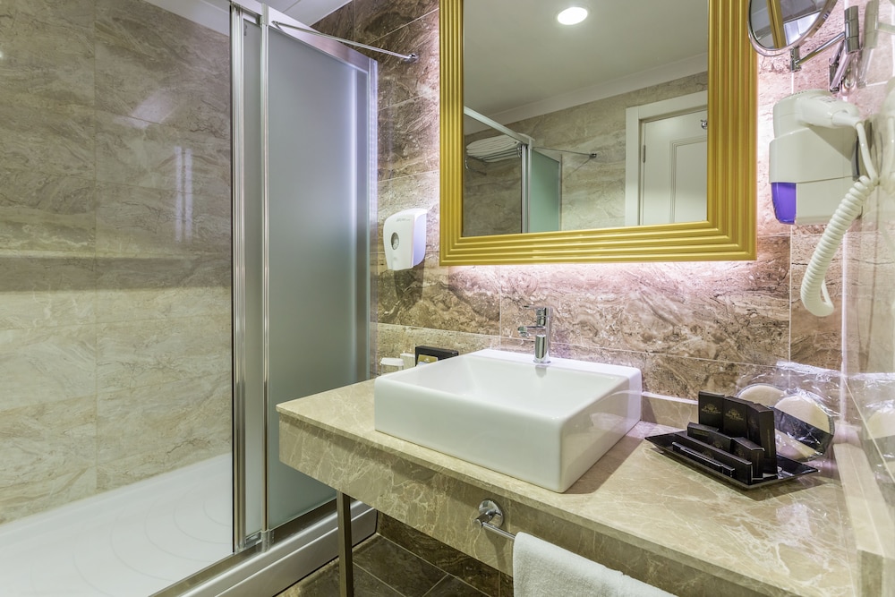 Mary Palace Resort And Spa 33/34