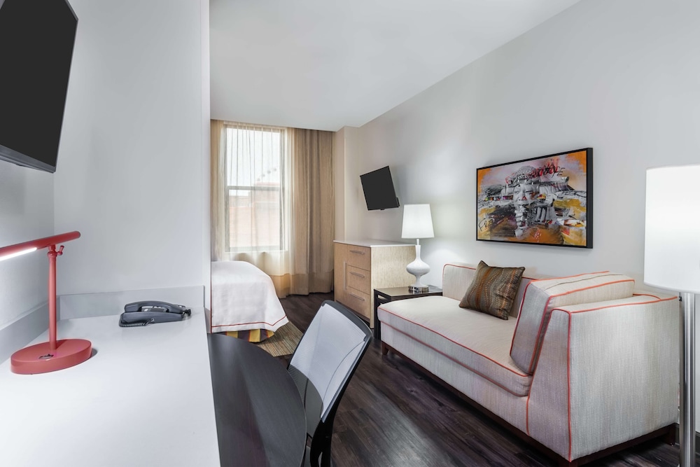 HOME2 SUITES BY HILTON ATLANTA DOWNTOWN 25/47